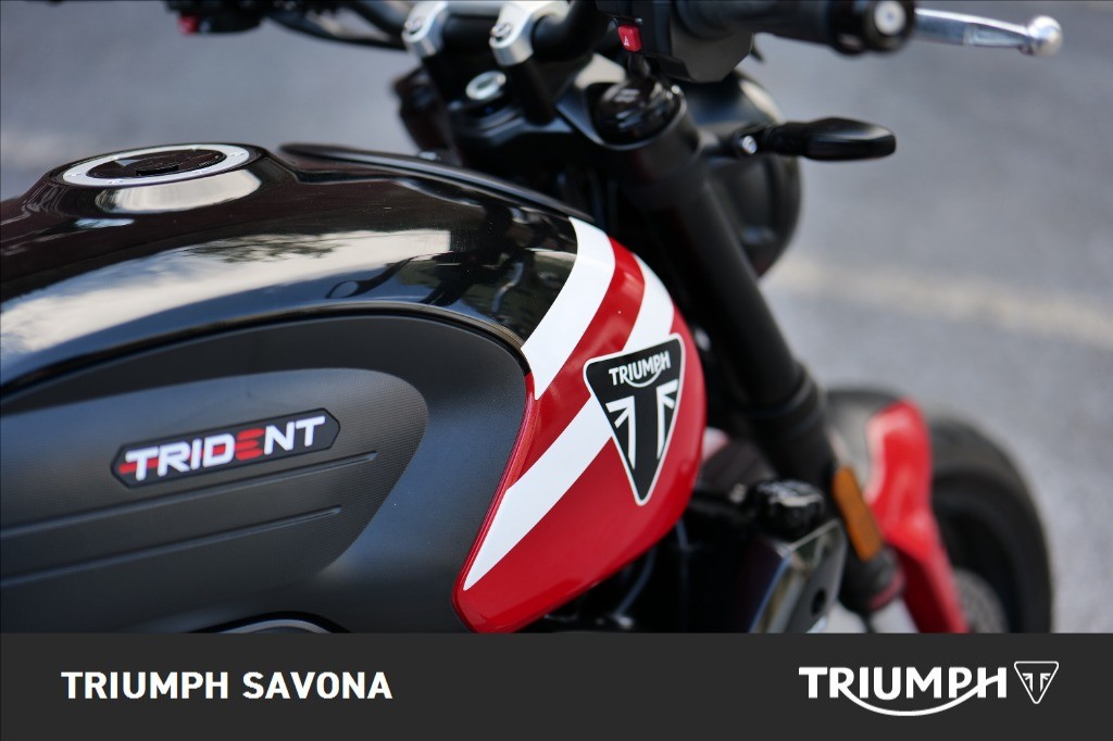 TRIUMPH Trident 660 Diablo Red / Sapphire Black Abs