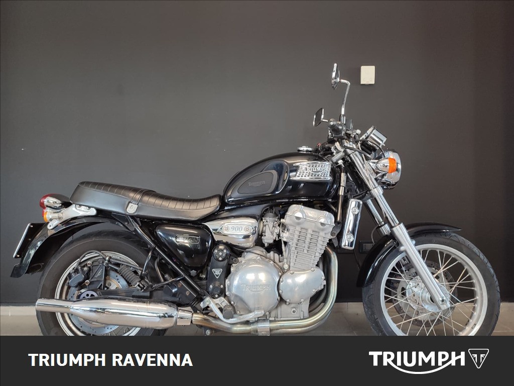 TRIUMPH Thunderbird 900 