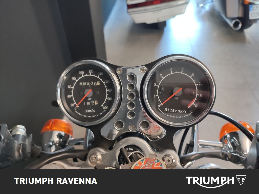 TRIUMPH Thunderbird 900 