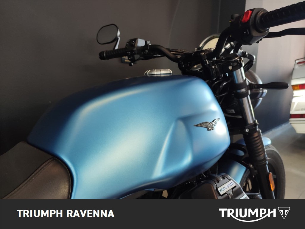 MOTO GUZZI V7 850 Stone Abs