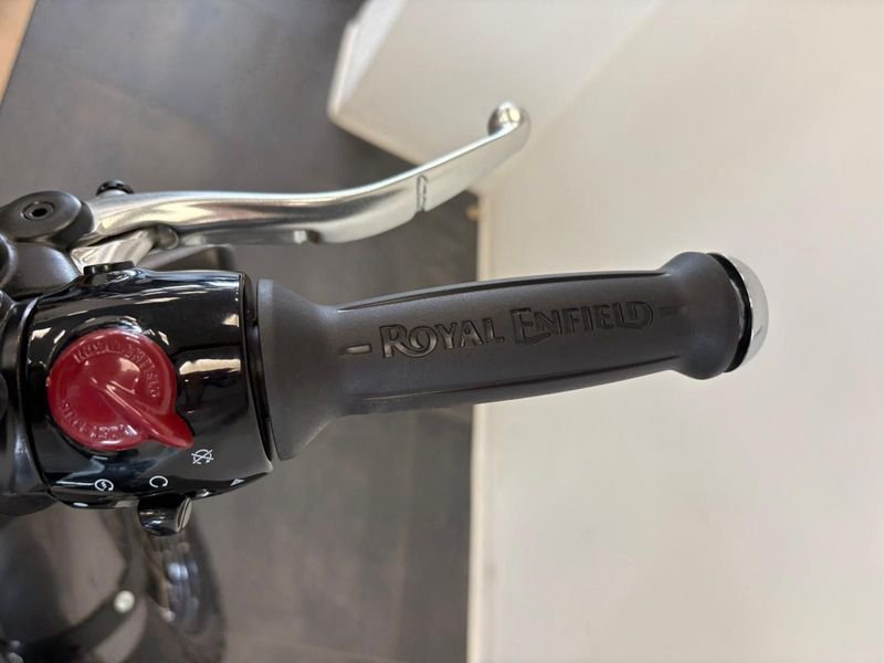 ROYAL ENFIELD Interceptor Bear 650 Mid Abs