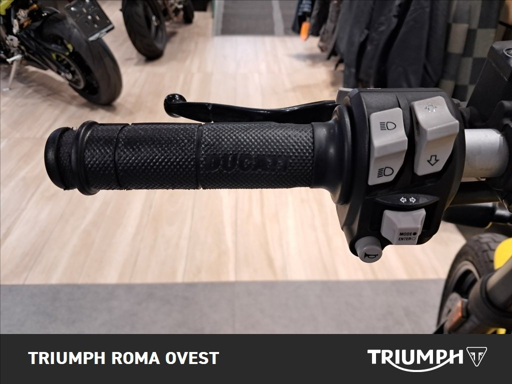 DUCATI Scrambler 800 Icon Yellow