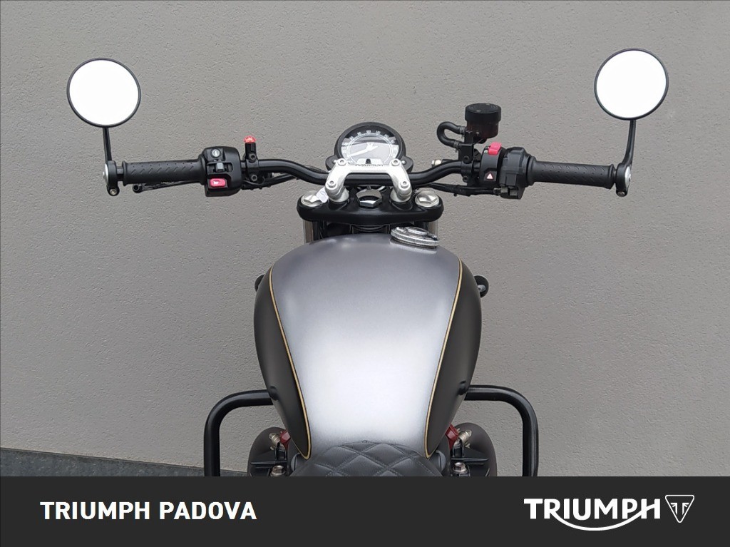 TRIUMPH Street Twin 900 