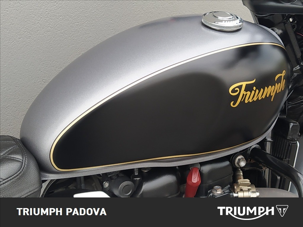 TRIUMPH Street Twin 900 