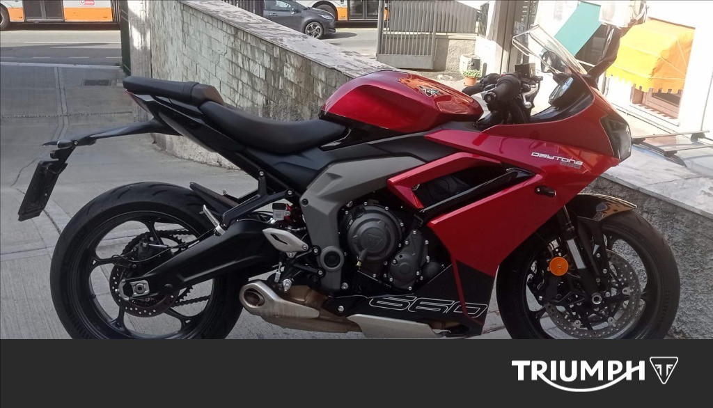 TRIUMPH Daytona 660 Abs