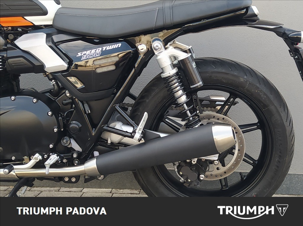 TRIUMPH Speed Twin 900 Pure White/Blue/Orange Abs