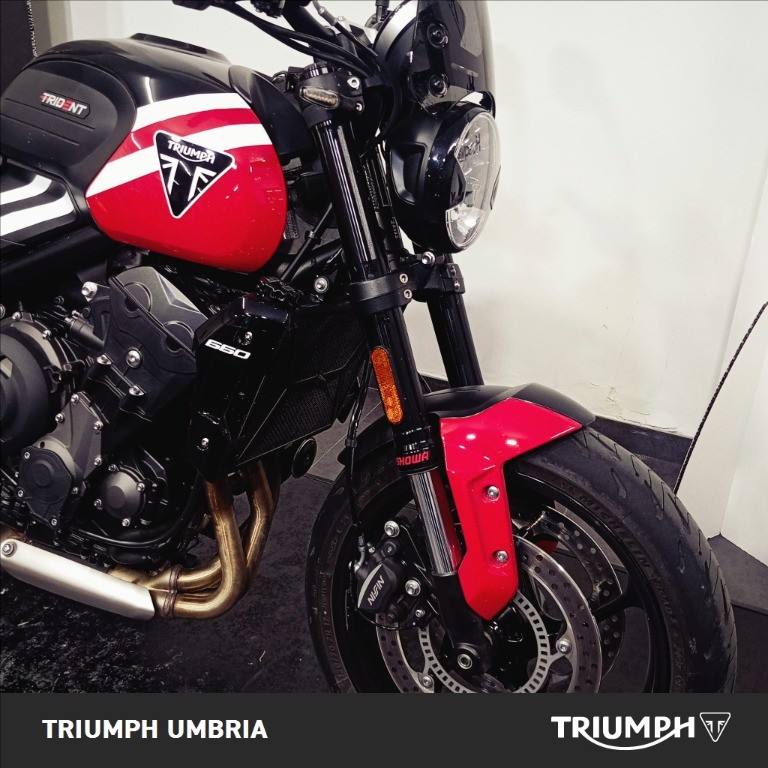 TRIUMPH Trident 660 Diablo Red / Sapphire Black Abs