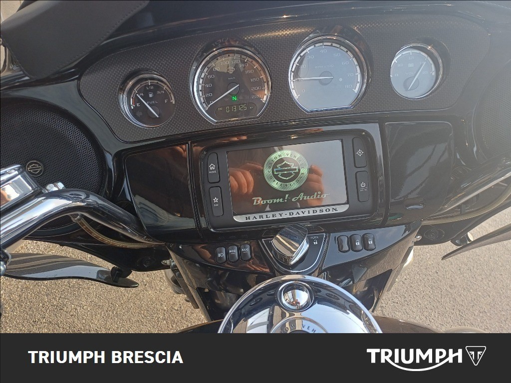 HARLEY-DAVIDSON CVO 1800 Ultra Limited 