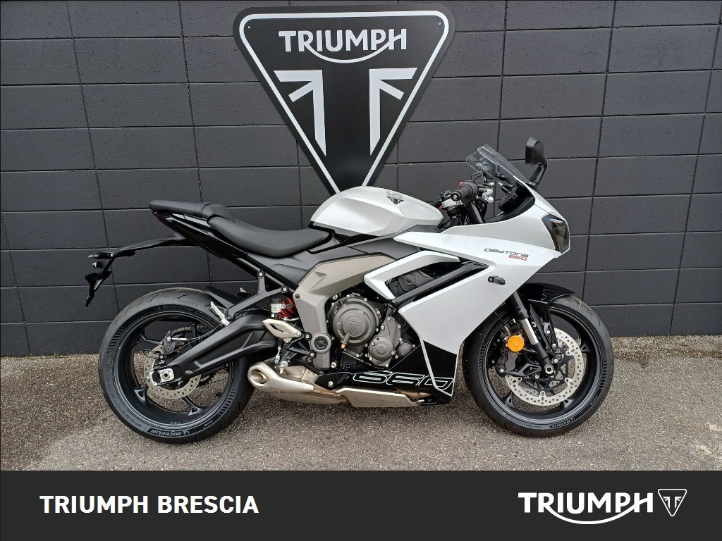 TRIUMPH Daytona 660 Abs