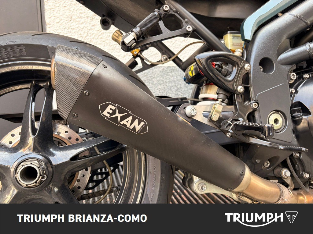 TRIUMPH Speed Triple 1050 