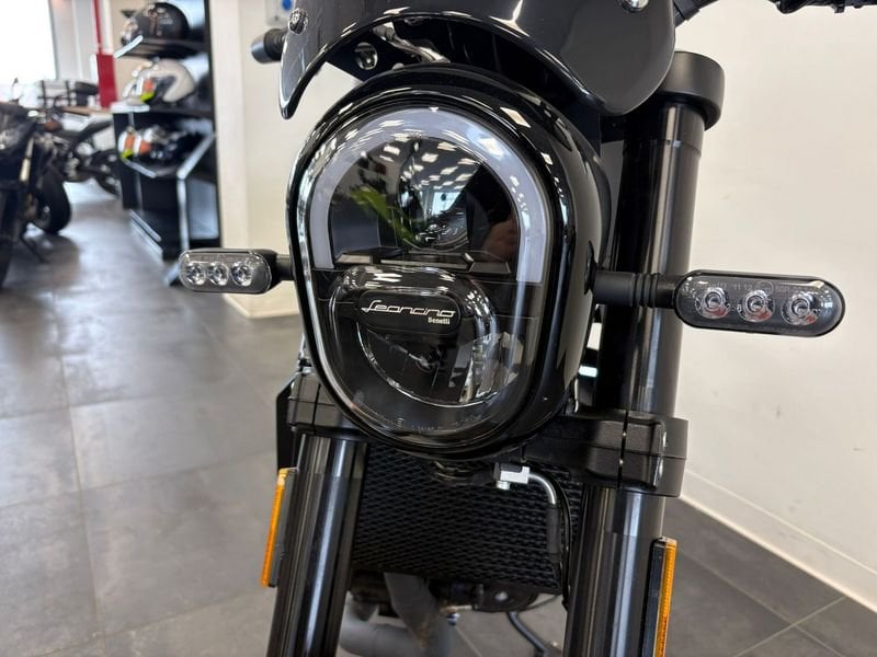 BENELLI Leoncino 250 E5