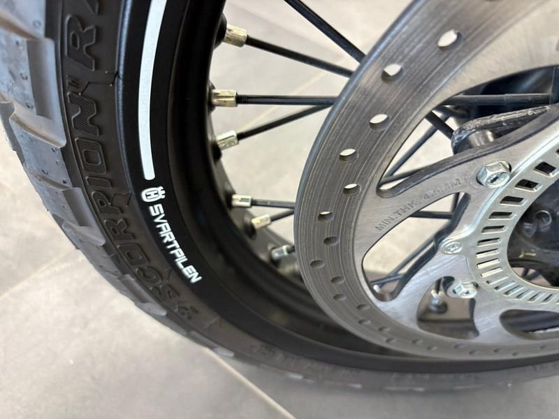 HUSQVARNA Svartpilen 401 4T #6