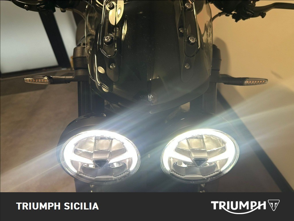 TRIUMPH Rocket III 2500 Storm R