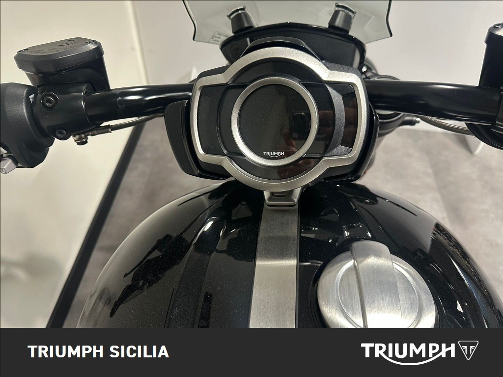 TRIUMPH Rocket III 2500 Storm R