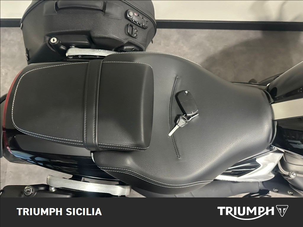 TRIUMPH Rocket III 2500 Storm R