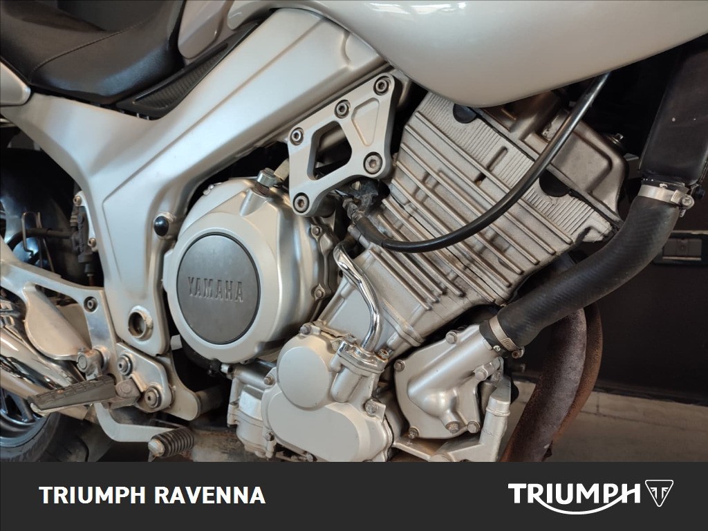 YAMAHA TDM 850 