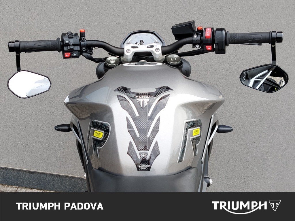 TRIUMPH Street Triple 765 R
