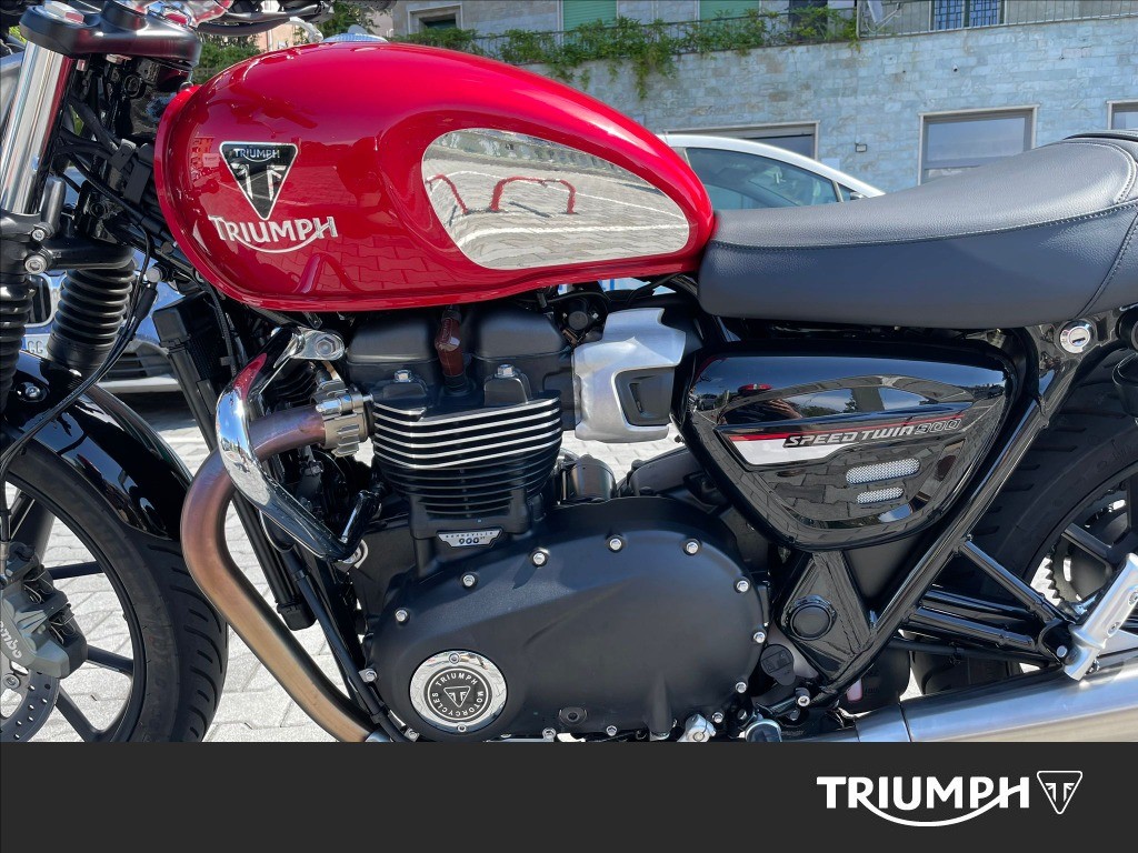 TRIUMPH Speed Twin 900 Chrome Edition Abs