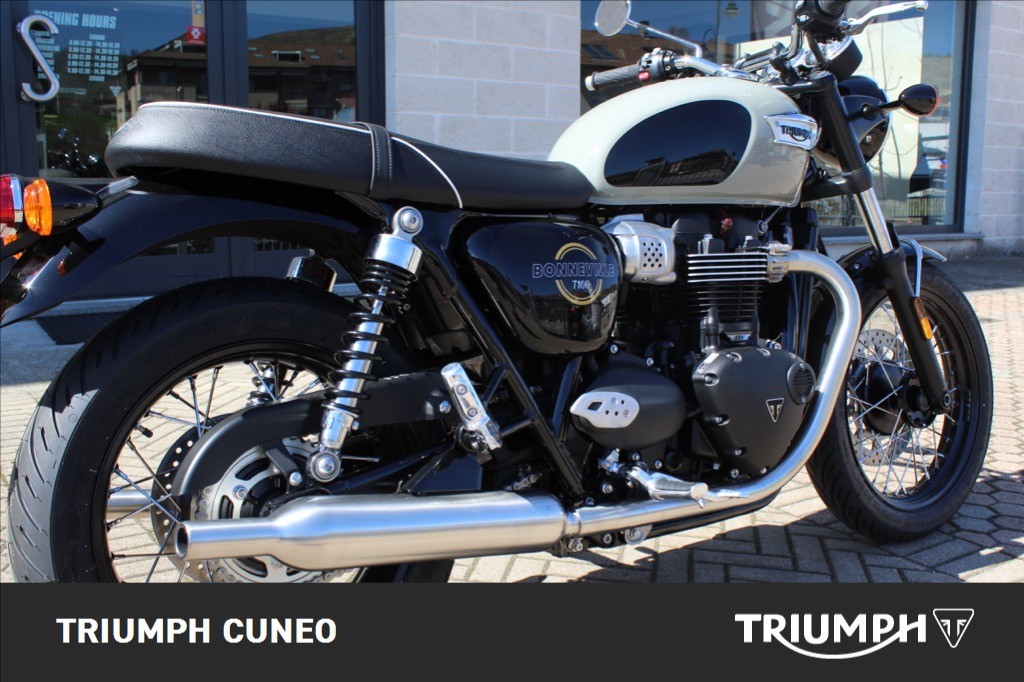 TRIUMPH Bonneville 900 T100 