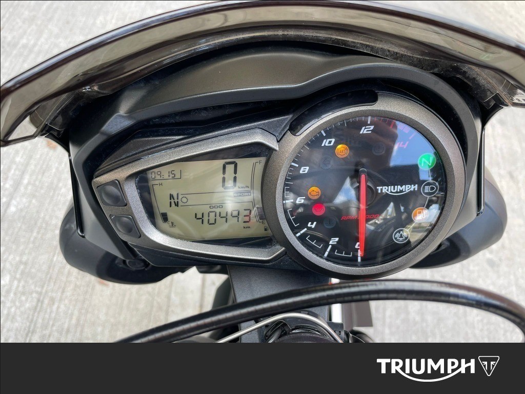 TRIUMPH Street Triple 765 R