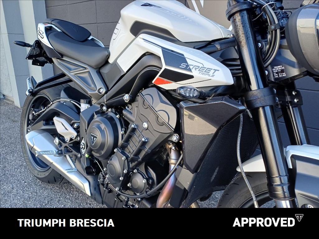 TRIUMPH Street Triple 765 R