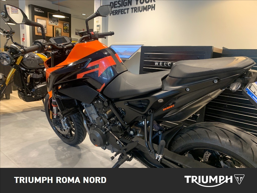 KTM 890 Duke 