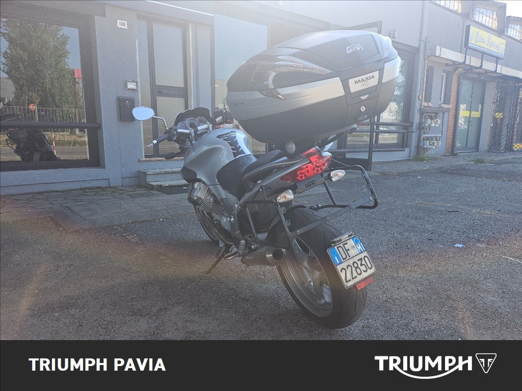 MOTO GUZZI Breva 850 