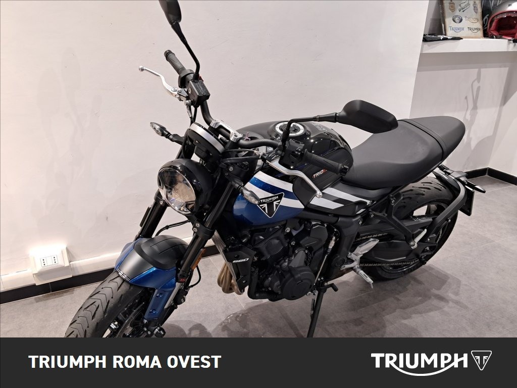 TRIUMPH Trident 660 Cobalt Blue / Sapphire Black Abs