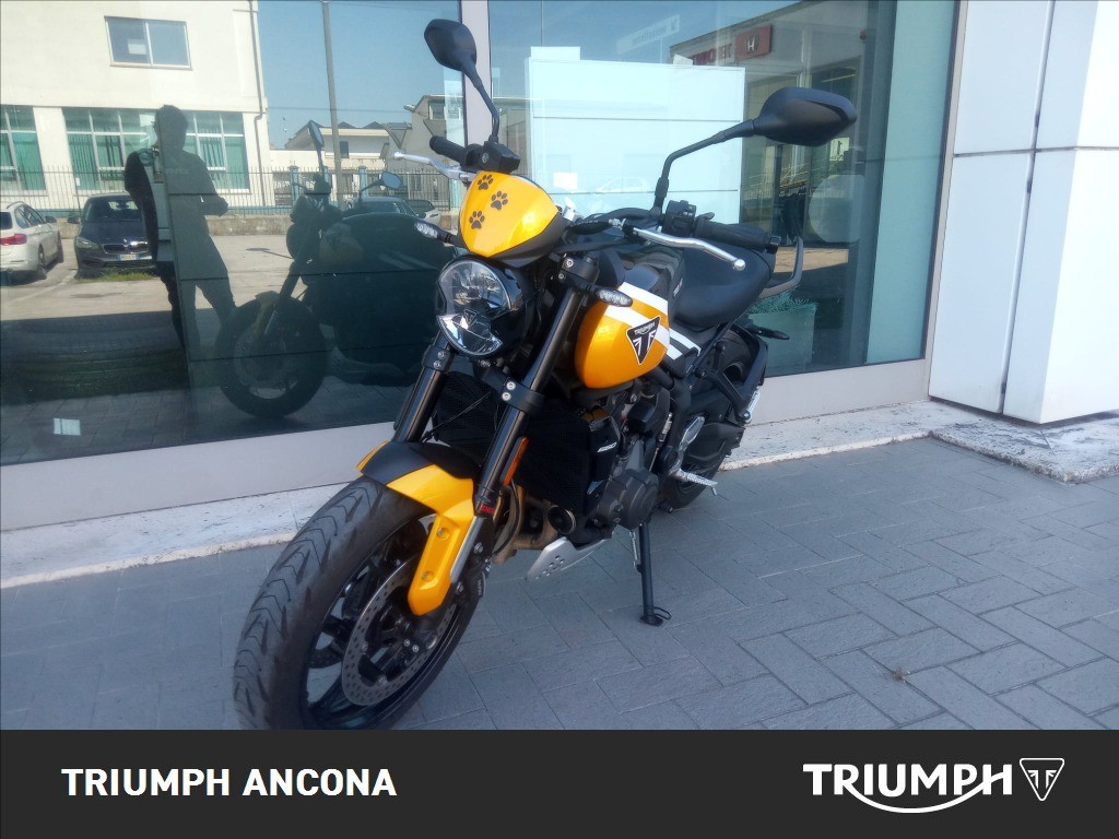 TRIUMPH Trident 660 Cosmic Yellow / Sapphire Black Abs