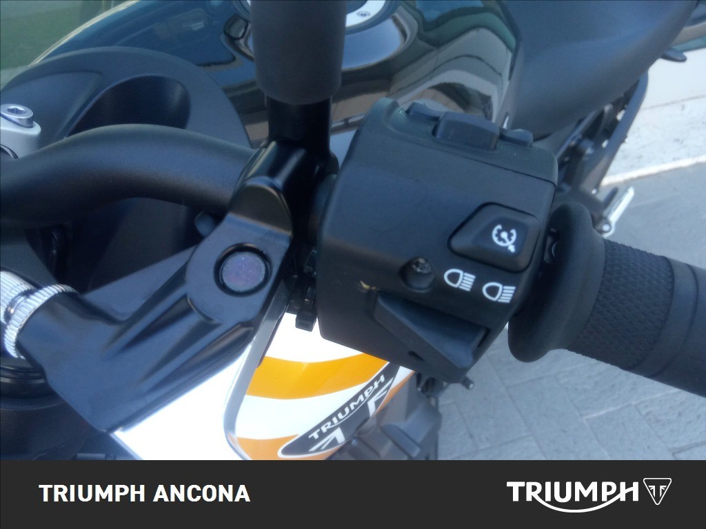 TRIUMPH Trident 660 Cosmic Yellow / Sapphire Black Abs
