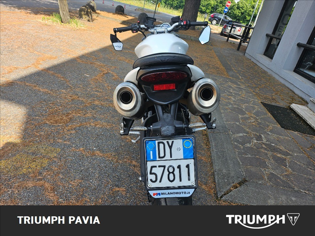 TRIUMPH Street Triple 675 