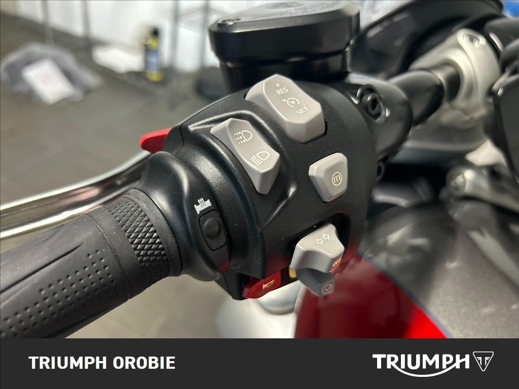TRIUMPH Rocket III 2500 R