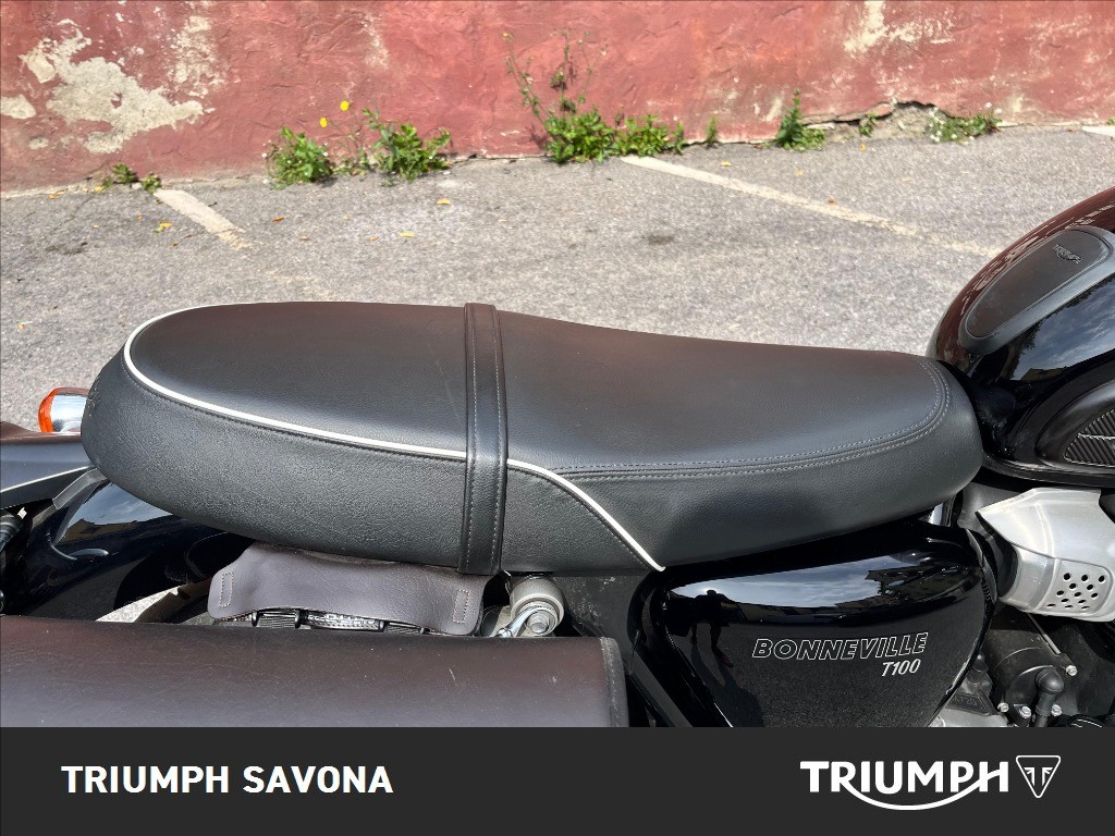 TRIUMPH Bonneville 900 T100 