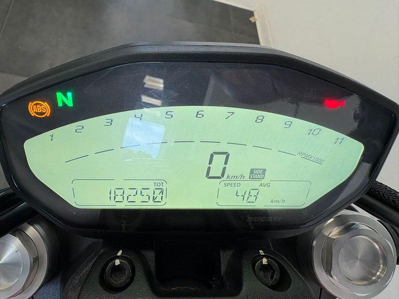DUCATI Monster 797 Red dep.A2