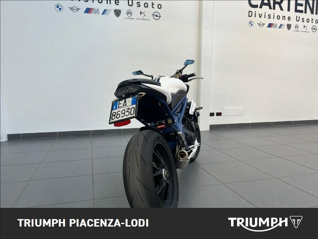 TRIUMPH Speed Triple 1050 SE