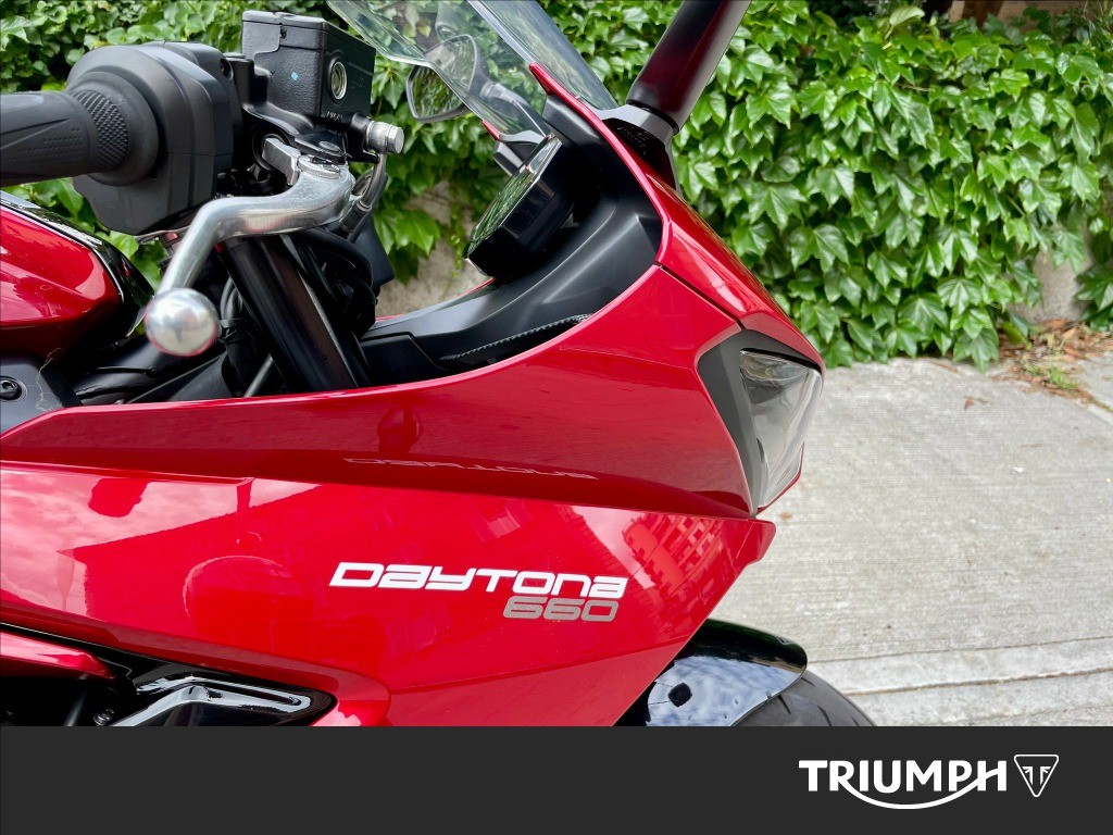 TRIUMPH Daytona 660 Abs #5