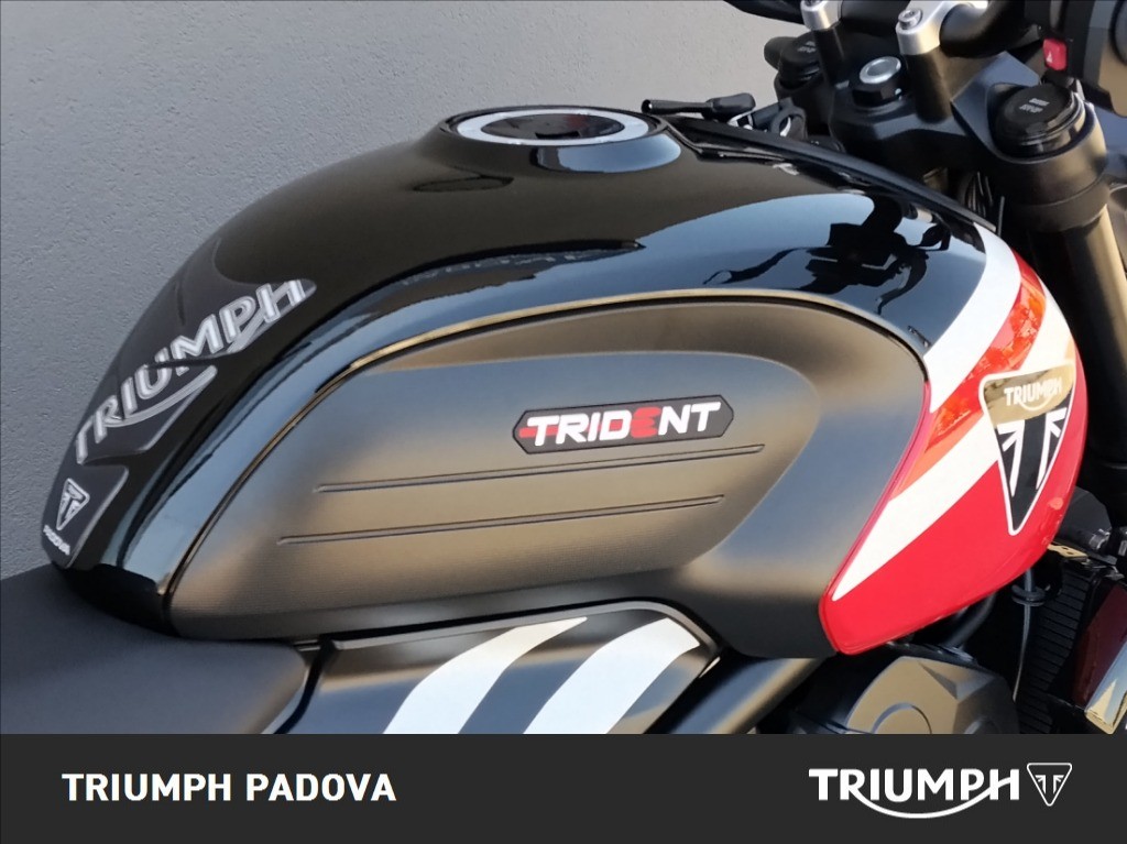 TRIUMPH Trident 660 Diablo Red / Sapphire Black Abs