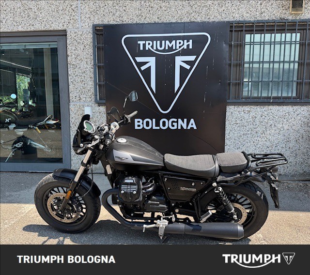 MOTO GUZZI V9 850 Bobber