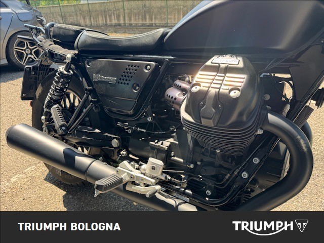 MOTO GUZZI V9 850 Bobber
