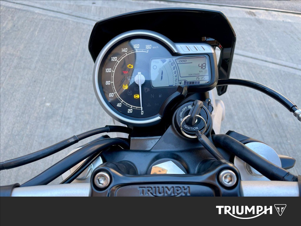 TRIUMPH Tracker 400 Phantom Black Abs