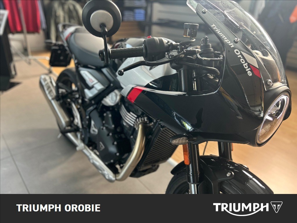 TRIUMPH Thruxton 400 Phantom Black / Aluminium Silver Abs