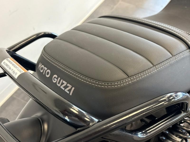 MOTO GUZZI V7 850 Stone Abs