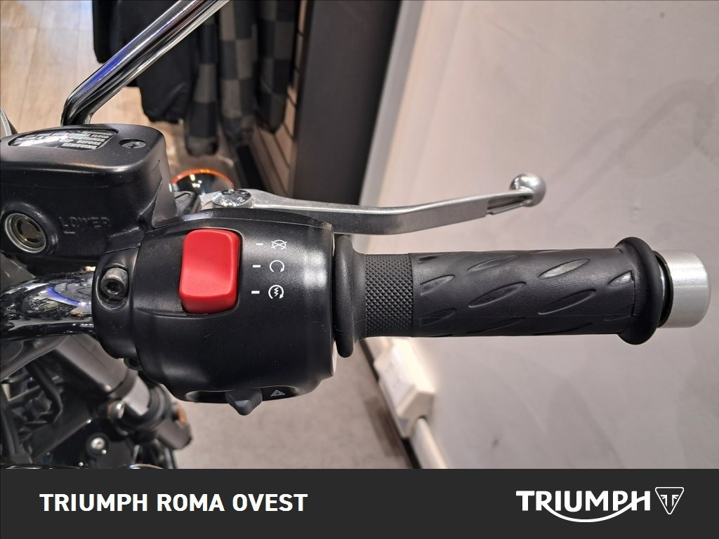 TRIUMPH Bonneville 900 T100 