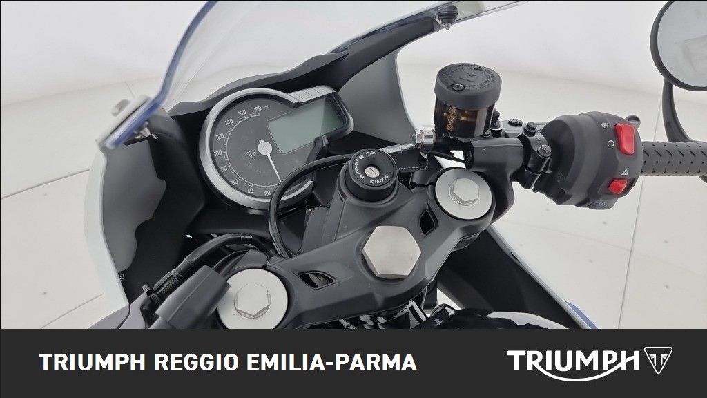 TRIUMPH Thruxton 400 Pearl Metallic White / Storm Grey Abs