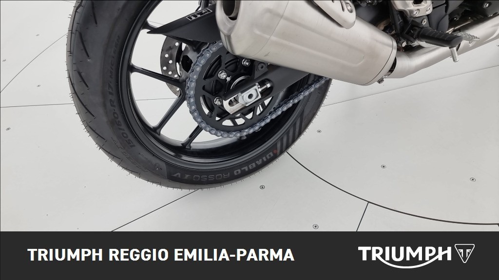 TRIUMPH Thruxton 400 Phantom Black / Aluminium Silver Abs
