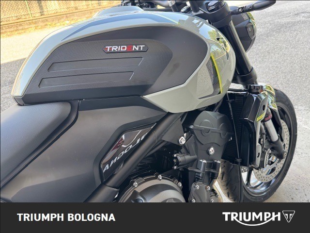 TRIUMPH Trident 660 Diablo Red / Sapphire Black Abs