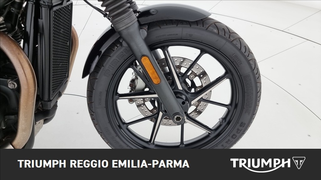 TRIUMPH Street Twin 900 