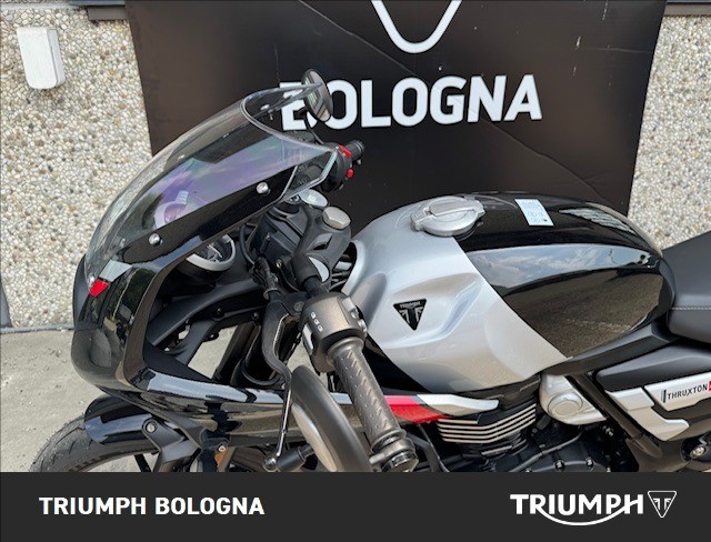 TRIUMPH Thruxton 400 Phantom Black / Aluminium Silver Abs
