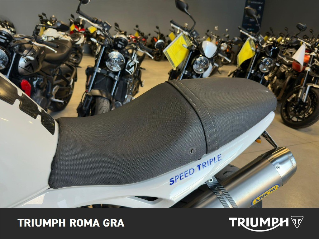 TRIUMPH Speed Triple 1050 
