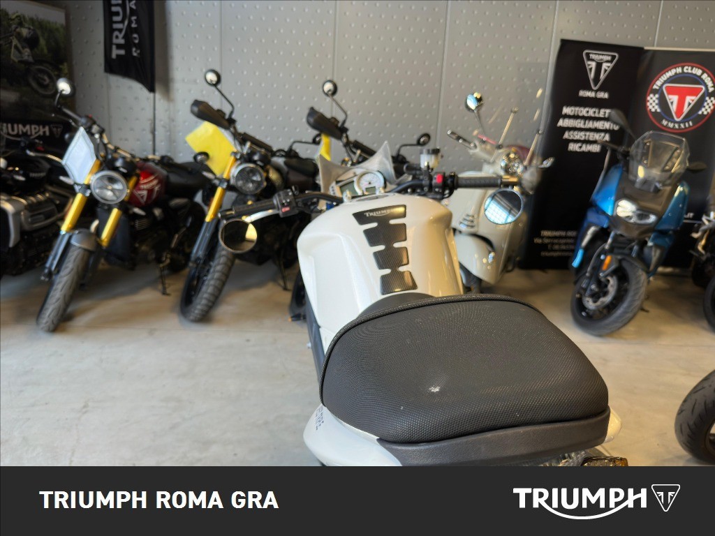 TRIUMPH Speed Triple 1050 